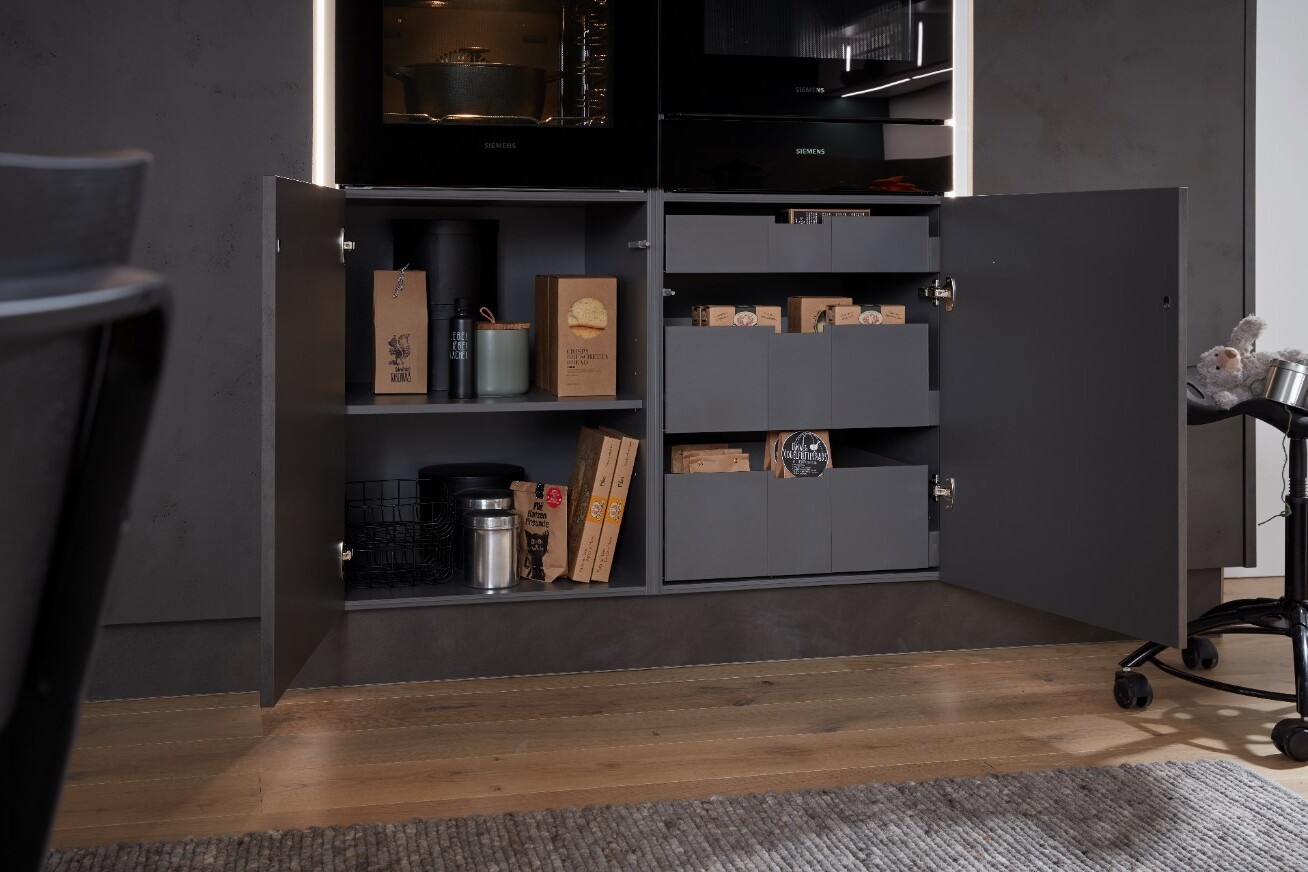 Drawers and pull-outs