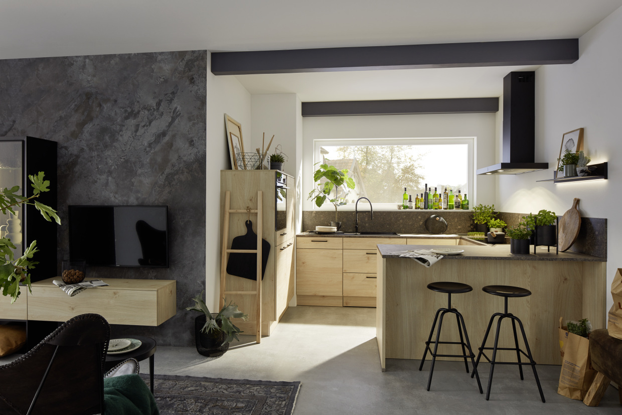 G-shape kitchen
