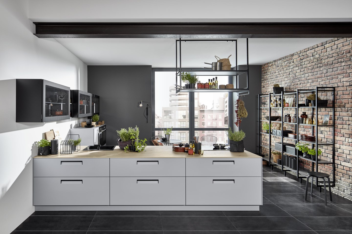 FLEX and CUBE shelf systems to “lighten up” your design