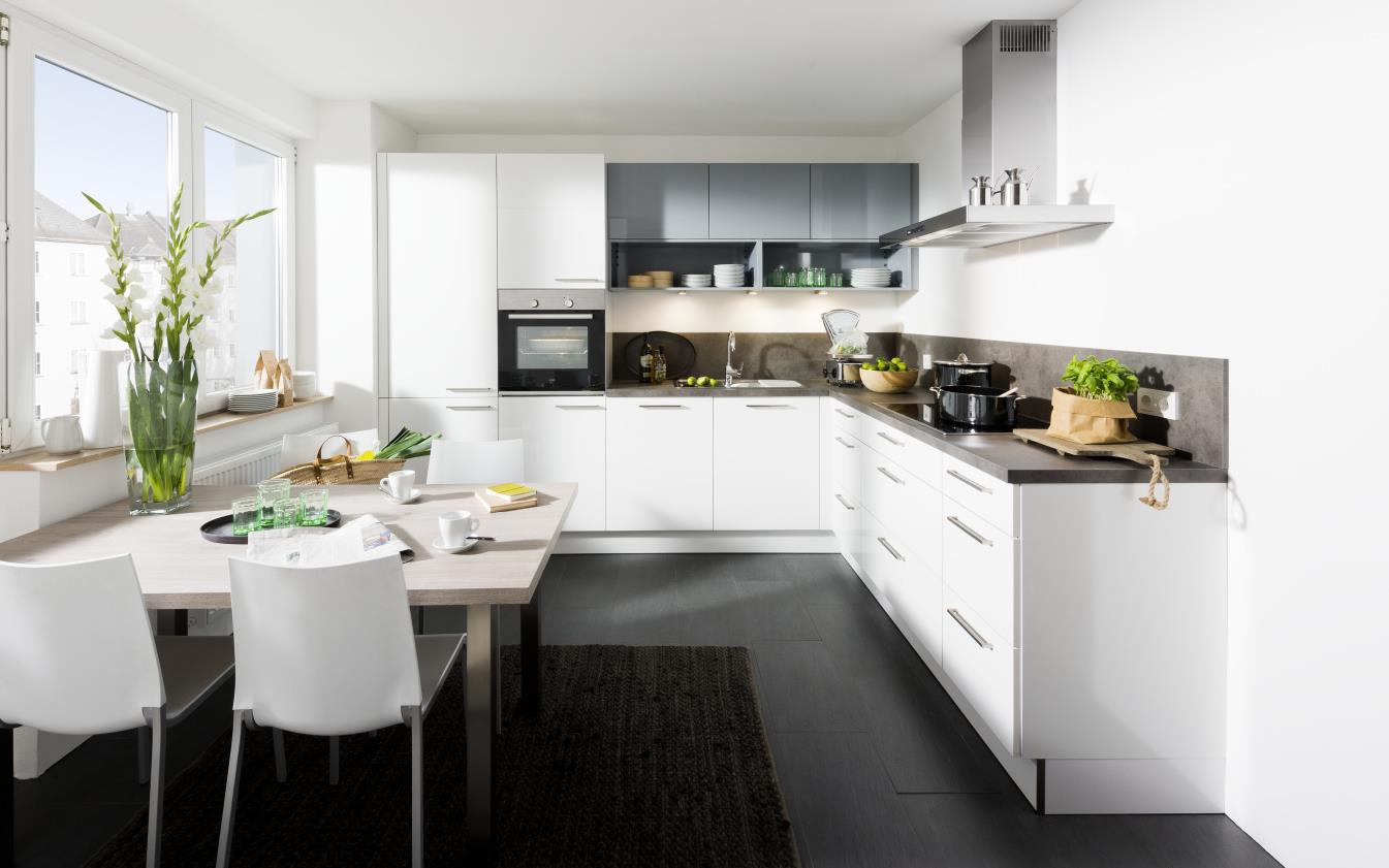 weiße küche in l-form & passende küchenrückwand | nolte-kuechen