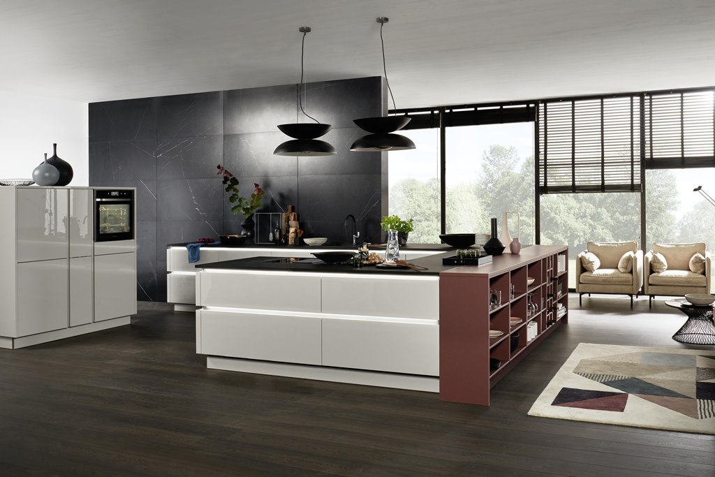 Handleless glossy combination kitchen/living room with genuine lacquer ...